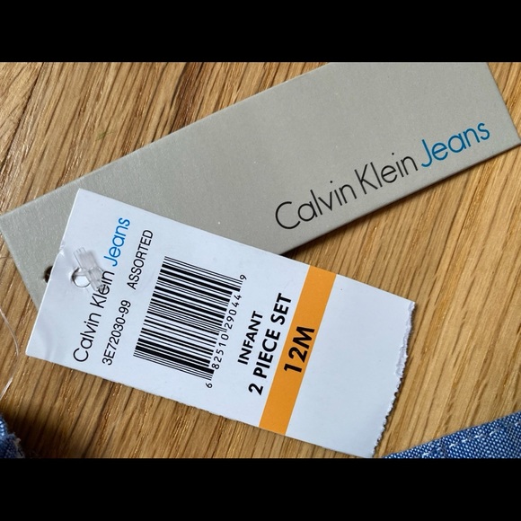 NWT: Calvin Klein Jeans Denim color Button up short sleeve shirt - Picture 5 of 5